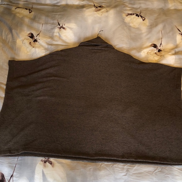 Oversized Fleece Poncho from Nordstrom. XS - Picture 3 of 8